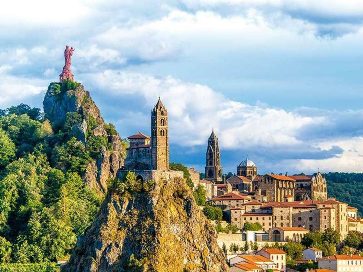 شقة Le Puy-en-Velay  في T 2 Cosy Dans Le Centre Historique المظهر الخارجي الصورة