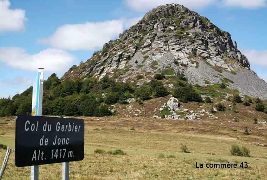 شقة Le Puy-en-Velay  في T 2 Cosy Dans Le Centre Historique المظهر الخارجي الصورة